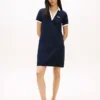 Rochie polo brodată cu inscripția Hilfiger