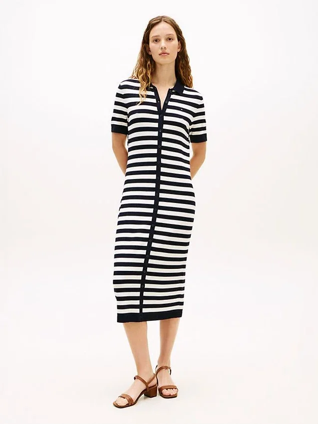 Rochie-pulover ușoară cu dungi Rochie-pulover ușoară cu dungi