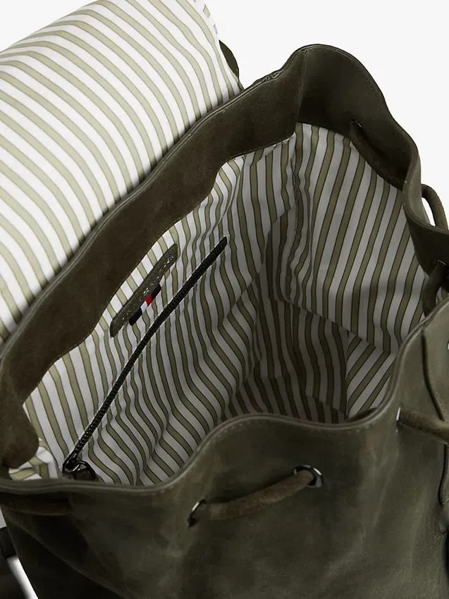Rucsac cu clapă din piele de căprioară Rucsac cu clapă din piele de căprioară
