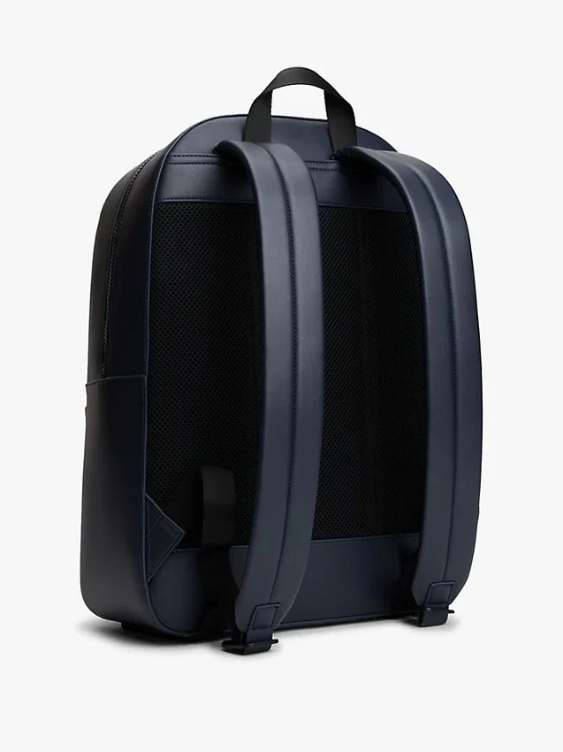 Rucsac cu dungi caracteristice Rucsac cu dungi caracteristice