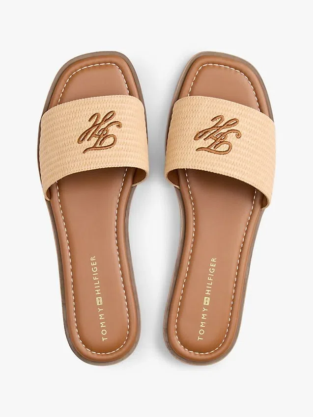 Sandale cu monogramă brodată Sandale cu monogramă brodată