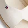 Sandale espadrile cu talpă înaltă și baretă în spate Sandale espadrile cu talpă înaltă și baretă în spate