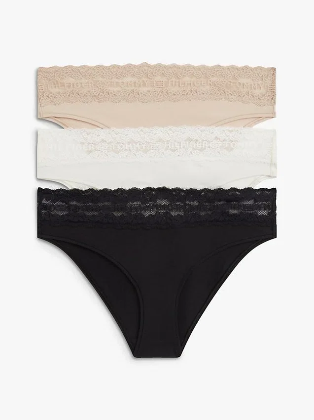Set de 3 slipuri de bikini cu bordură din dantelă Set de 3 slipuri de bikini cu bordură din dantelă