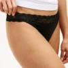 Set de 3 tanga cu bordură din dantelă