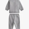 Set de hanorac și pantaloni cu logo pentru bebeluși Set de hanorac și pantaloni cu logo pentru bebeluși