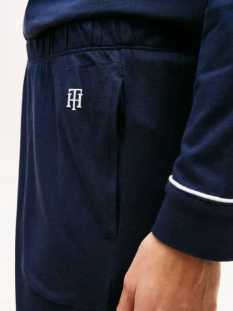 Set de pijamale cu cămașă cu mâneci lungi și pantaloni