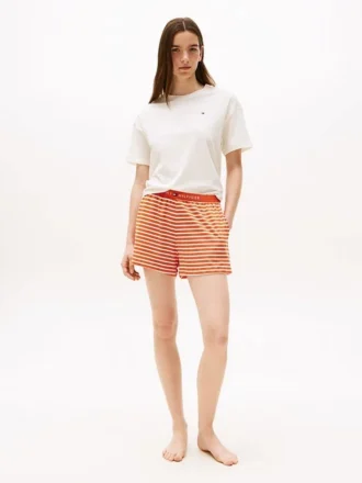 Set de pijamale cu tricou și pantaloni scurți