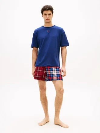Set de pijamale cu tricou și pantaloni scurți din țesătură Set de pijamale cu tricou și pantaloni scurți din țesătură