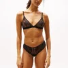 Sutien triunghiular din dantelă Sutien triunghiular din dantelă