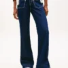 Tommy Jeans Blugi cu talie joasă, croi evazat și buzunare Tommy Jeans Blugi cu talie joasă, croi evazat și buzunare