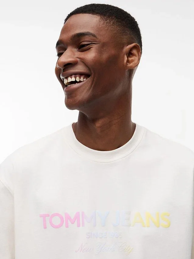 Tommy Jeans Tricou cu logo în degrade Tommy Jeans Tricou cu logo în degrade