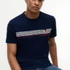 Tricou cu buzunar cu dungi pe piept Tricou cu buzunar cu dungi pe piept