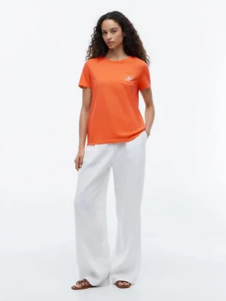 Tricou cu buzunar și monogramă brodată