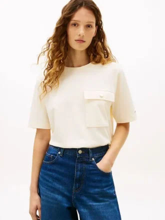 Tricou cu croială lejeră și buzunar cu nasture auriu