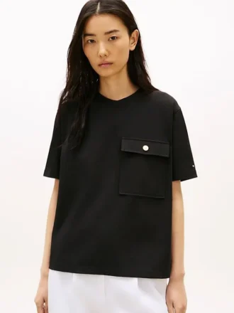Tricou cu croială lejeră și buzunar cu nasture auriu