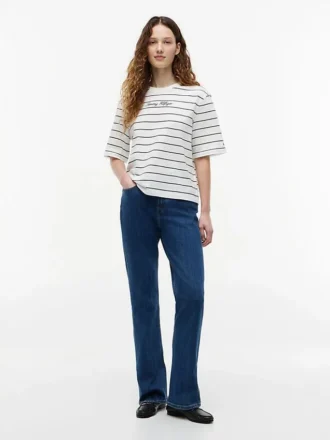 Tricou cu croială lejeră și inscripție brodată