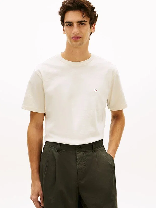 Tricou cu croială lejeră și logo cu steag pe spate Tricou cu croială lejeră și logo cu steag pe spate