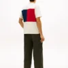 Tricou cu croială lejeră și logo cu steag pe spate Tricou cu croială lejeră și logo cu steag pe spate