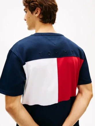 Tricou cu croială relaxată și logo cu steag pe spate