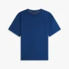 Tricou cu croială relaxată și logo cu steag pe spate Tricou cu croială relaxată și logo cu steag pe spate