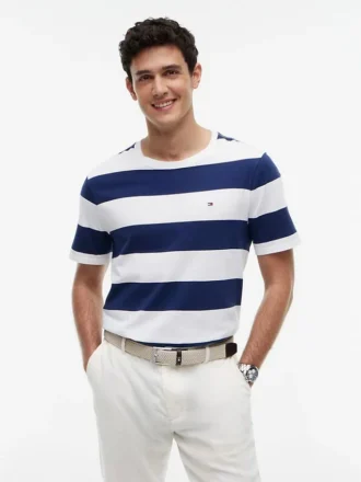Tricou cu dungi de rugby
