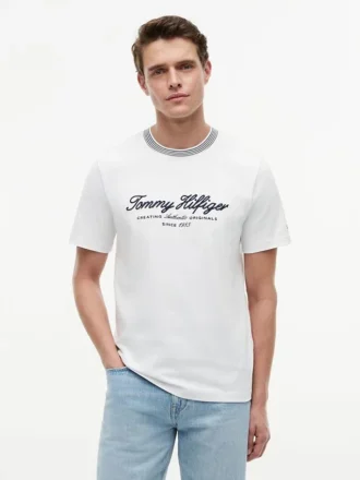 Tricou cu dungi și logo nautic