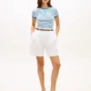 Tricou cu dungi și monogramă brodată Tricou cu dungi și monogramă brodată