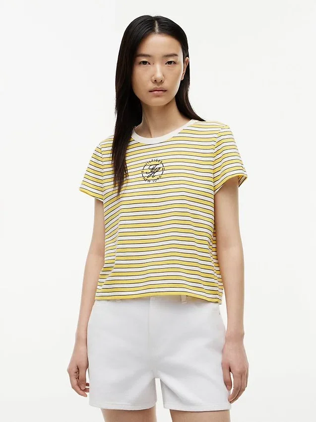 Tricou cu dungi și monogramă în stil nautic Tricou cu dungi și monogramă în stil nautic