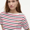 Tricou cu dungi și nasturi aurii Tricou cu dungi și nasturi aurii