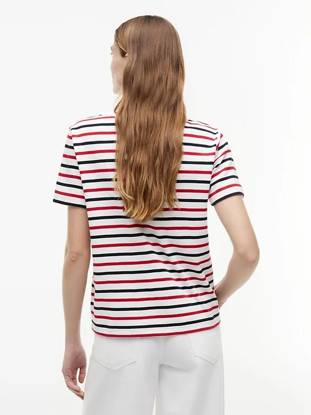 Tricou cu dungi și nasturi aurii Tricou cu dungi și nasturi aurii
