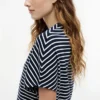 Tricou cu guler rotund și mâneci lățite Tricou cu guler rotund și mâneci lățite