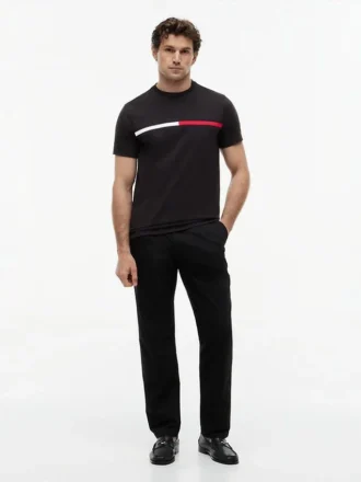 Tricou cu logo brodat