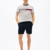 Tricou cu logo brodat cu dungi și steag Tricou cu logo brodat cu dungi și steag
