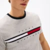 Tricou cu logo brodat cu dungi și steag Tricou cu logo brodat cu dungi și steag