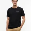 Tricou cu logo cu steag ondulat pe spate Tricou cu logo cu steag ondulat pe spate