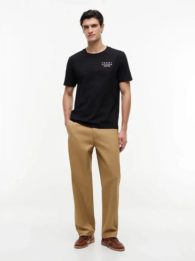 Tricou cu logo cu steag ondulat pe spate Tricou cu logo cu steag ondulat pe spate