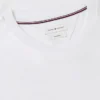 Tricou cu logo cu steag ondulat pe spate Tricou cu logo cu steag ondulat pe spate