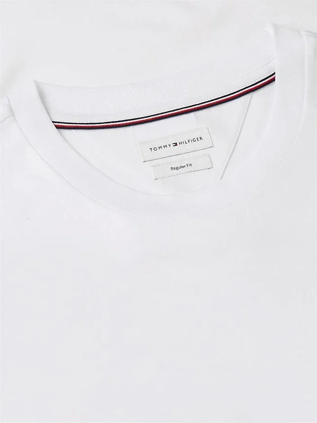 Tricou cu logo cu steag ondulat pe spate Tricou cu logo cu steag ondulat pe spate