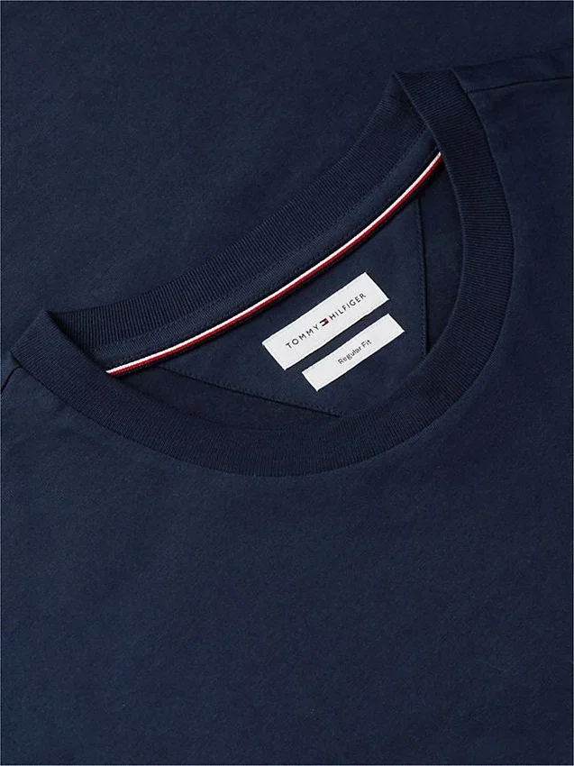 Tricou cu logo cu steag ondulat pe spate Tricou cu logo cu steag ondulat pe spate