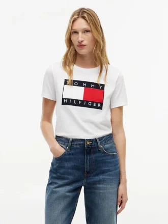Tricou cu logo mare în formă de steag