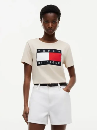 Tricou cu logo mare în formă de steag