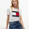 Tricou cu logo mare în formă de steag