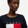 Tricou cu logo mare în formă de steag Tricou cu logo mare în formă de steag