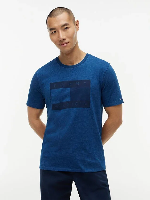 Tricou cu logo steag vopsit în indigo Tricou cu logo steag vopsit în indigo