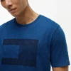 Tricou cu logo steag vopsit în indigo Tricou cu logo steag vopsit în indigo