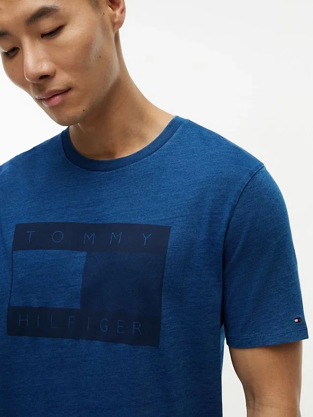 Tricou cu logo steag vopsit în indigo Tricou cu logo steag vopsit în indigo