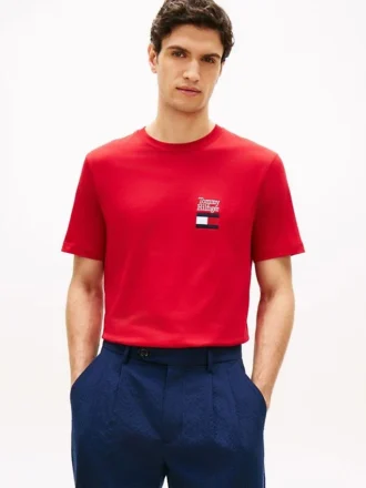 Tricou cu logo suprapus