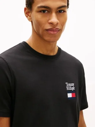 Tricou cu logo suprapus
