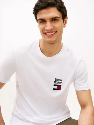 Tricou cu logo suprapus