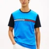 Tricou cu mâneci contrastante și logo steag Tricou cu mâneci contrastante și logo steag